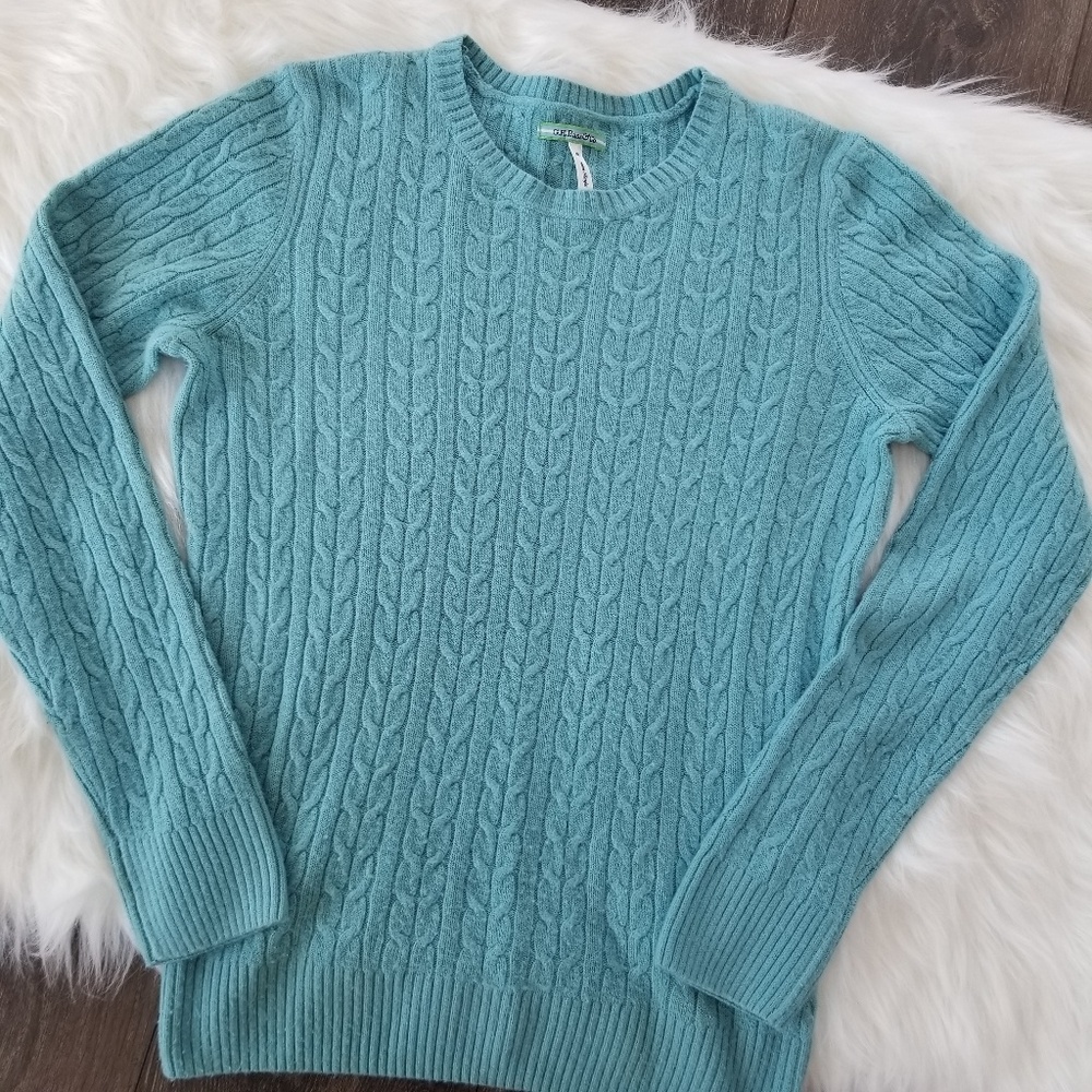 Beautiful blue sweater medium